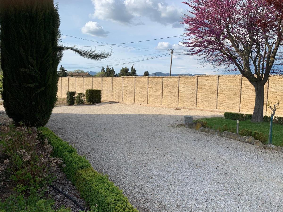 Domaine Des Ecureuils Bed and Breakfast Carpentras Εξωτερικό φωτογραφία