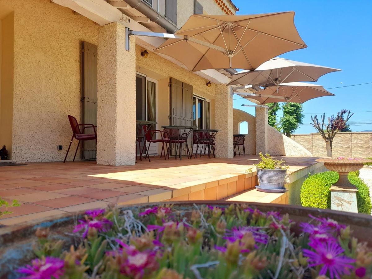 Domaine Des Ecureuils Bed and Breakfast Carpentras Εξωτερικό φωτογραφία